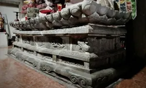 Giá trị bảo vật bàn thờ Phật bằng đá ở chùa Phổ Quang Giá trị bảo vật bàn thờ Phật bằng đá ở chùa Phổ Quang