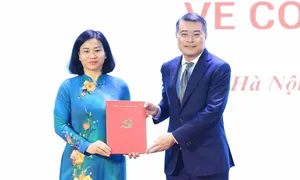Bà Nguyễn Thị Tuyến làm Chủ tịch Hội Liên hiệp Phụ nữ Việt Nam Bà Nguyễn Thị Tuyến làm Chủ tịch Hội Liên hiệp Phụ nữ Việt Nam