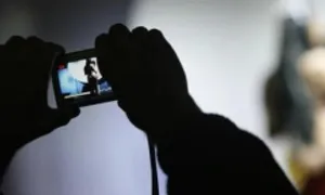 Cảnh báo thủ đoạn cắt ghép hình ảnh, video nhạy cảm để tống tiền Cảnh báo thủ đoạn cắt ghép hình ảnh, video nhạy cảm để tống tiền
