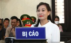 Người 'bắt đền' cán bộ làm sai sổ đỏ được giảm án Người 'bắt đền' cán bộ làm sai sổ đỏ được giảm án
