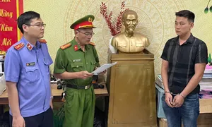 Tài xế đánh người tới tấp trước Bệnh viện Từ Dũ bị bắt Tài xế đánh người tới tấp trước Bệnh viện Từ Dũ bị bắt