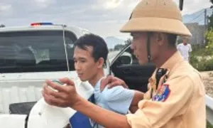 Kẻ trộm ôtô bị cảnh sát chặn bắt sau nửa giờ gây án Kẻ trộm ôtô bị cảnh sát chặn bắt sau nửa giờ gây án