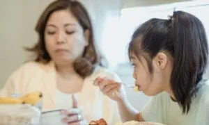 5 tác hại từ thói quen nhai một bên 5 tác hại từ thói quen nhai một bên