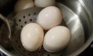 Ba mẹo chọn trứng gà tốt cho sức khỏe Ba mẹo chọn trứng gà tốt cho sức khỏe