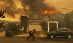 Cháy rừng đe dọa khu nhà giàu bậc nhất California Cháy rừng đe dọa khu nhà giàu bậc nhất California