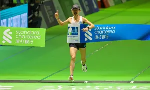 3 runner đeo sai bib, bị nghi gian lận tại Hong Kong Marathon 3 runner đeo sai bib, bị nghi gian lận tại Hong Kong Marathon