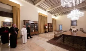 Bên trong căn hộ 10 phòng của Giáo hoàng ở Vatican Bên trong căn hộ 10 phòng của Giáo hoàng ở Vatican
