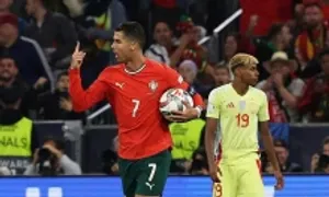Ronaldo 'dạy Yamal một bài học' Ronaldo 'dạy Yamal một bài học'