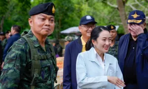 Thủ tướng Thái Lan gặp chỉ huy quân đội để tháo ngòi căng thẳng