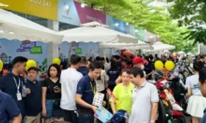 Người dân háo hức đổi xe xăng lấy xe máy điện